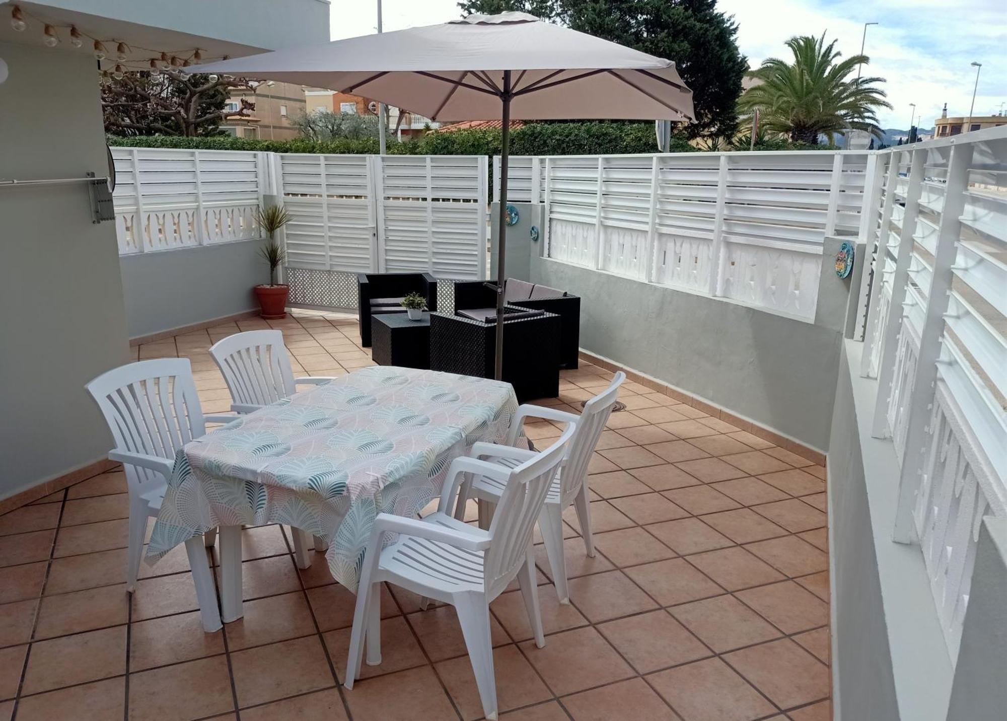 Gran Terraza Cerca Del Mar. Apartamento