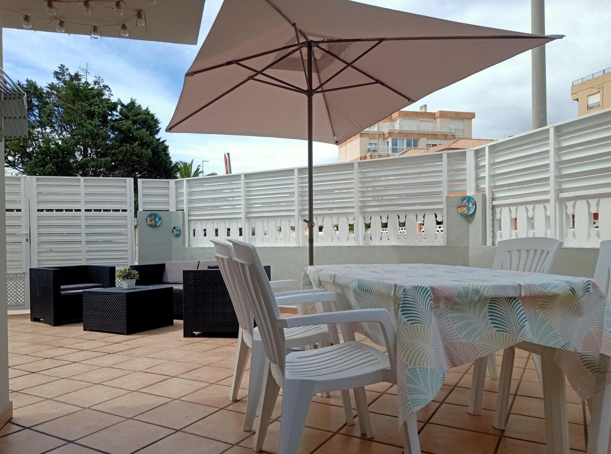 Gran Terraza Cerca Del Mar. Apartamento *