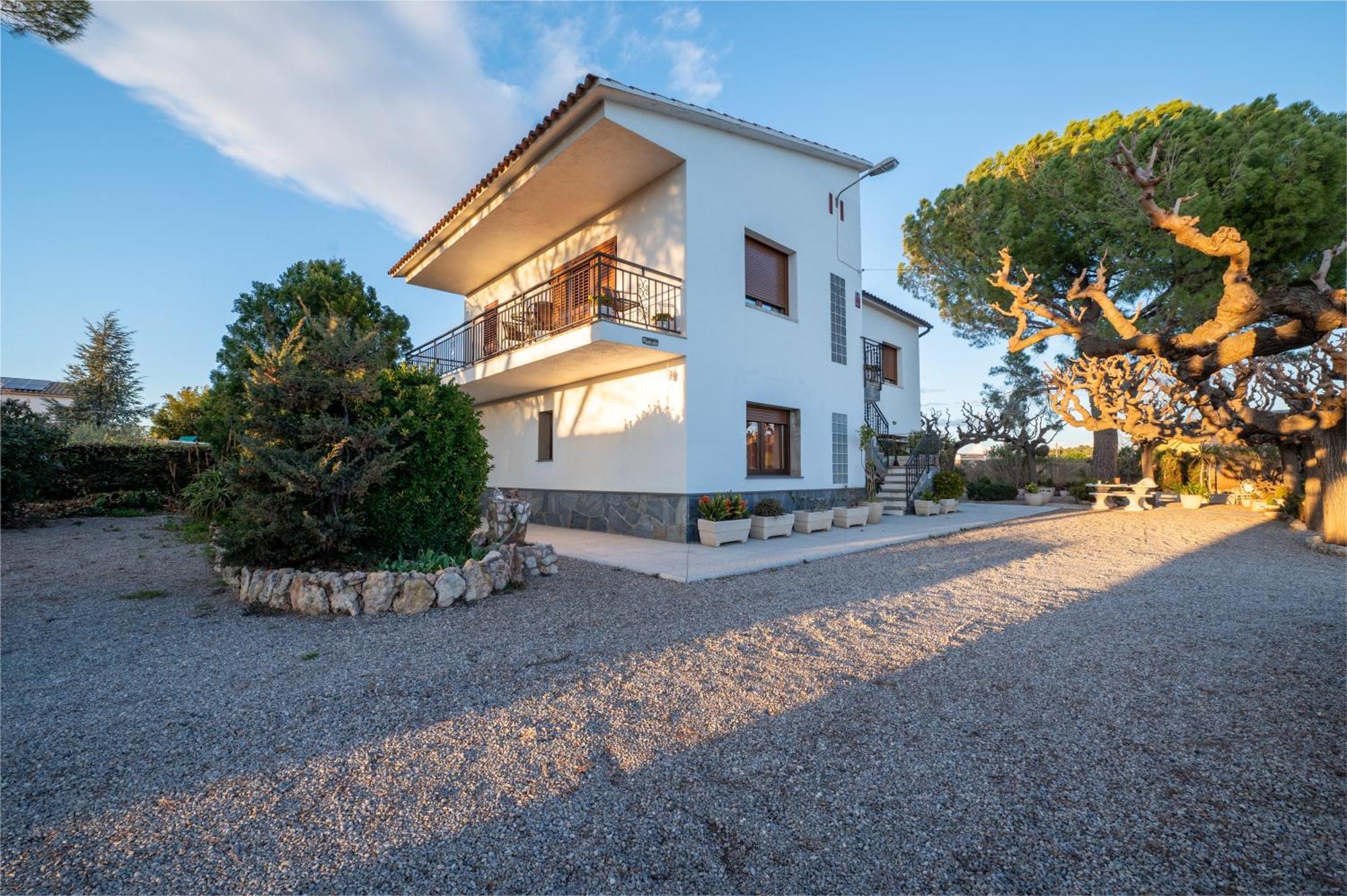 Masia Cal Tonarro Holiday home *