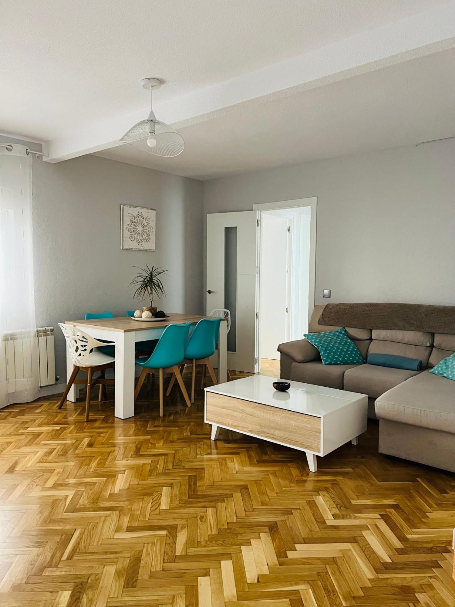 Vut Almenas Apartamento Ávila
