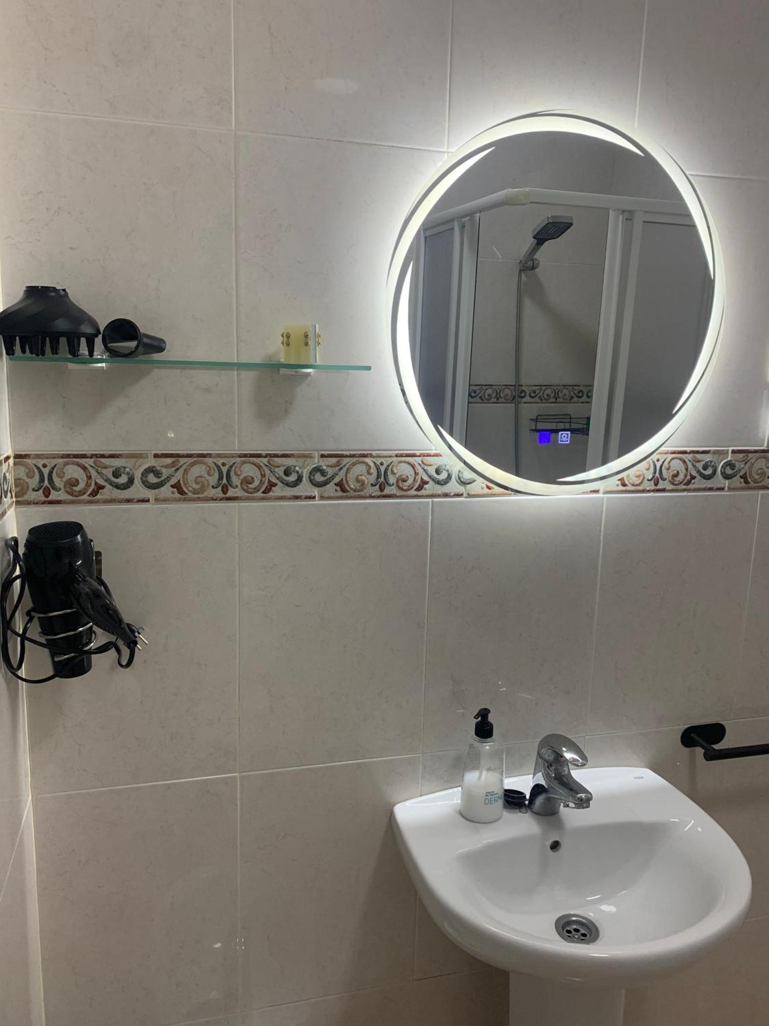 Céntrico A 1km De La Playa. Apartamento Puentedeume