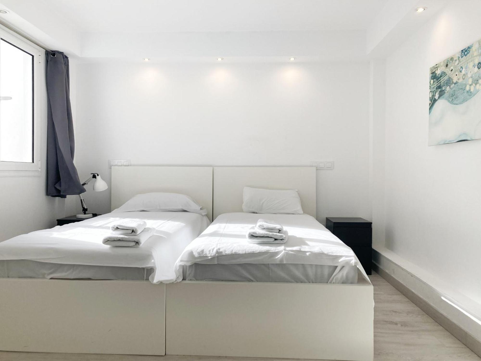 Intimate & Stylish With Balcony *
