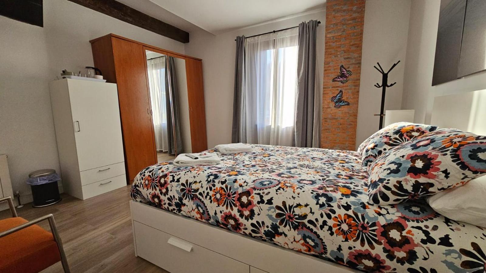 2. Habitación Doble A 8 Km De Bilbao. Baño Compartido Habitación en casa particular