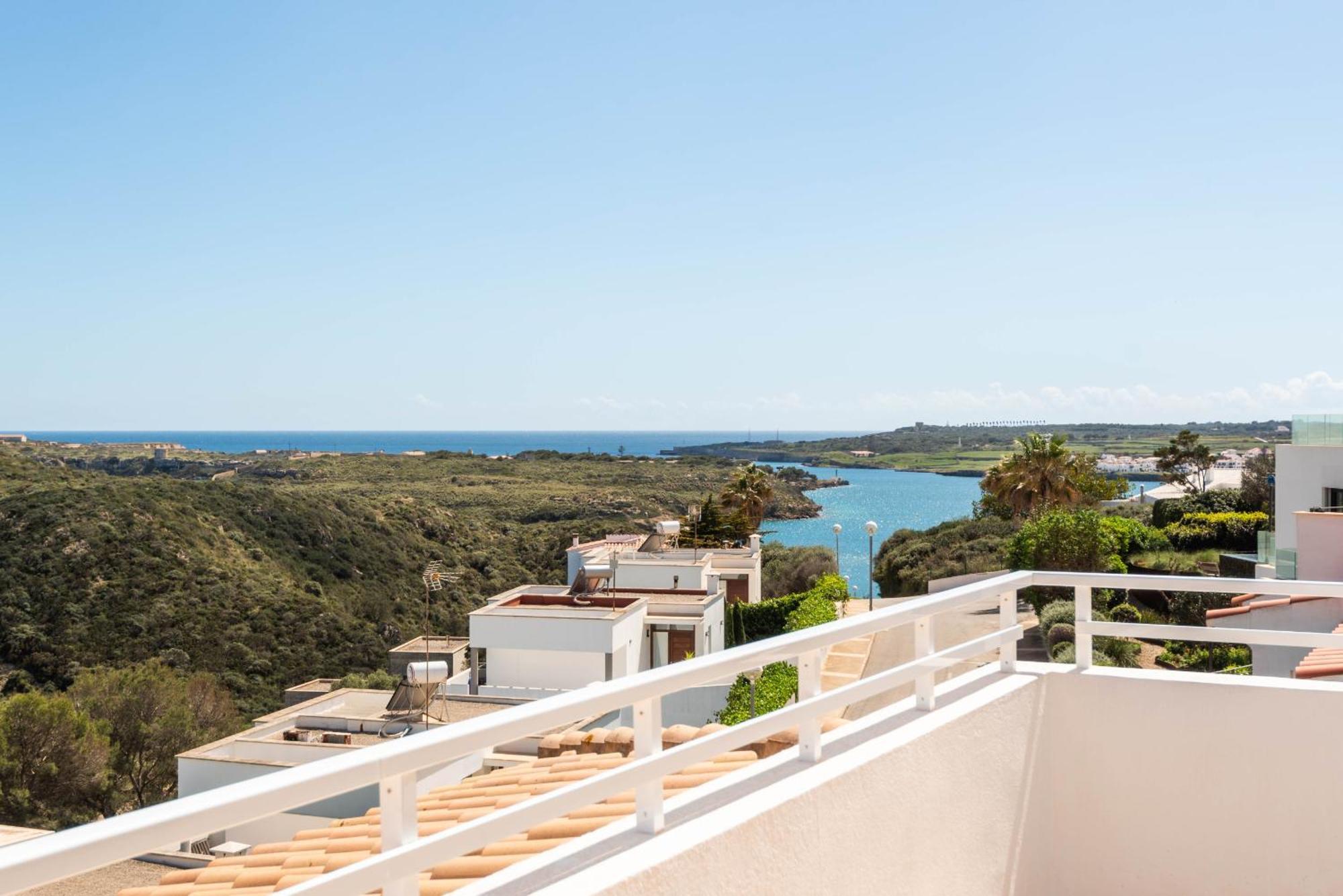 Cayetana Villa *