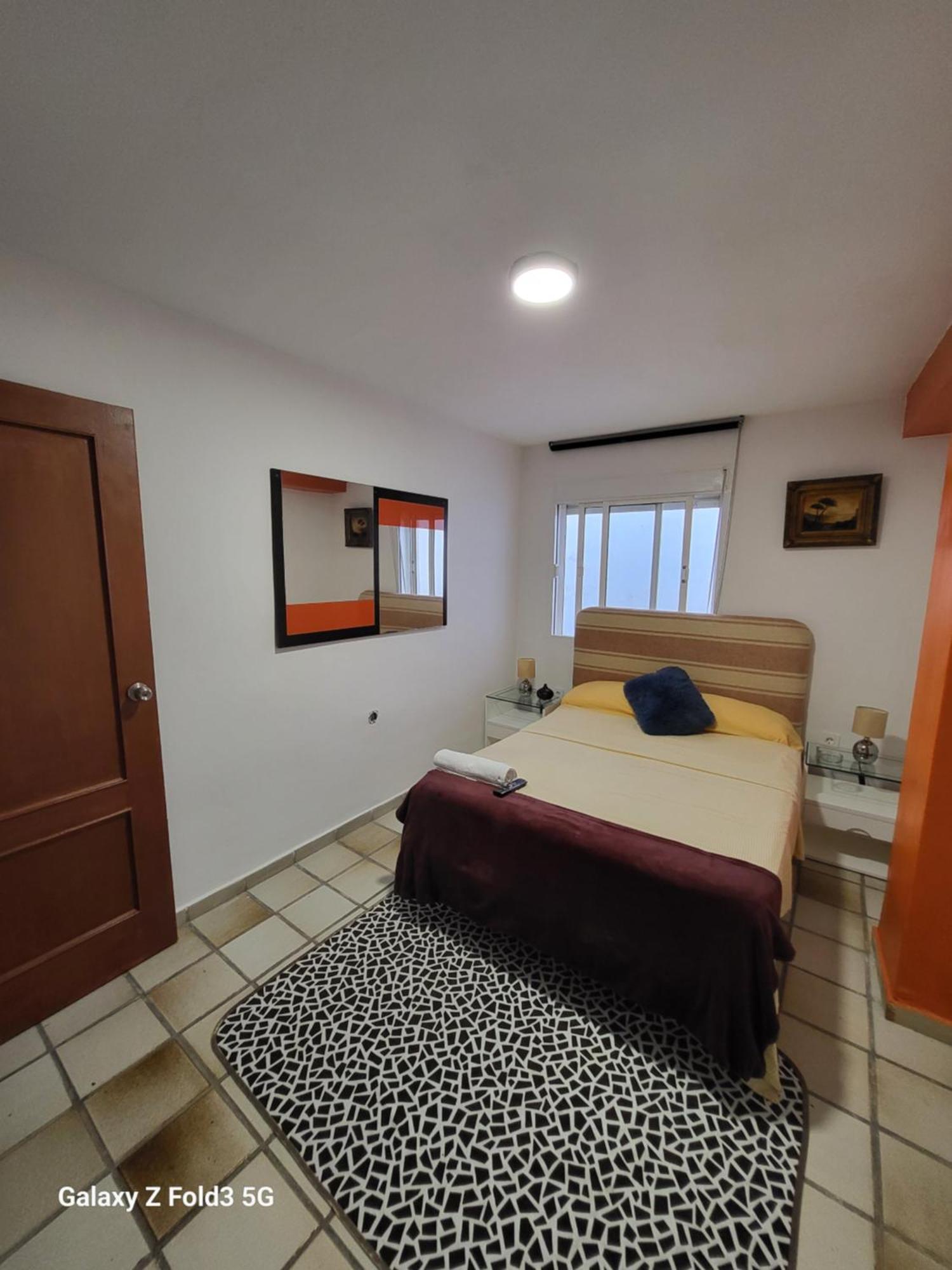 Muy Centrica. Habitación en casa particular Granada