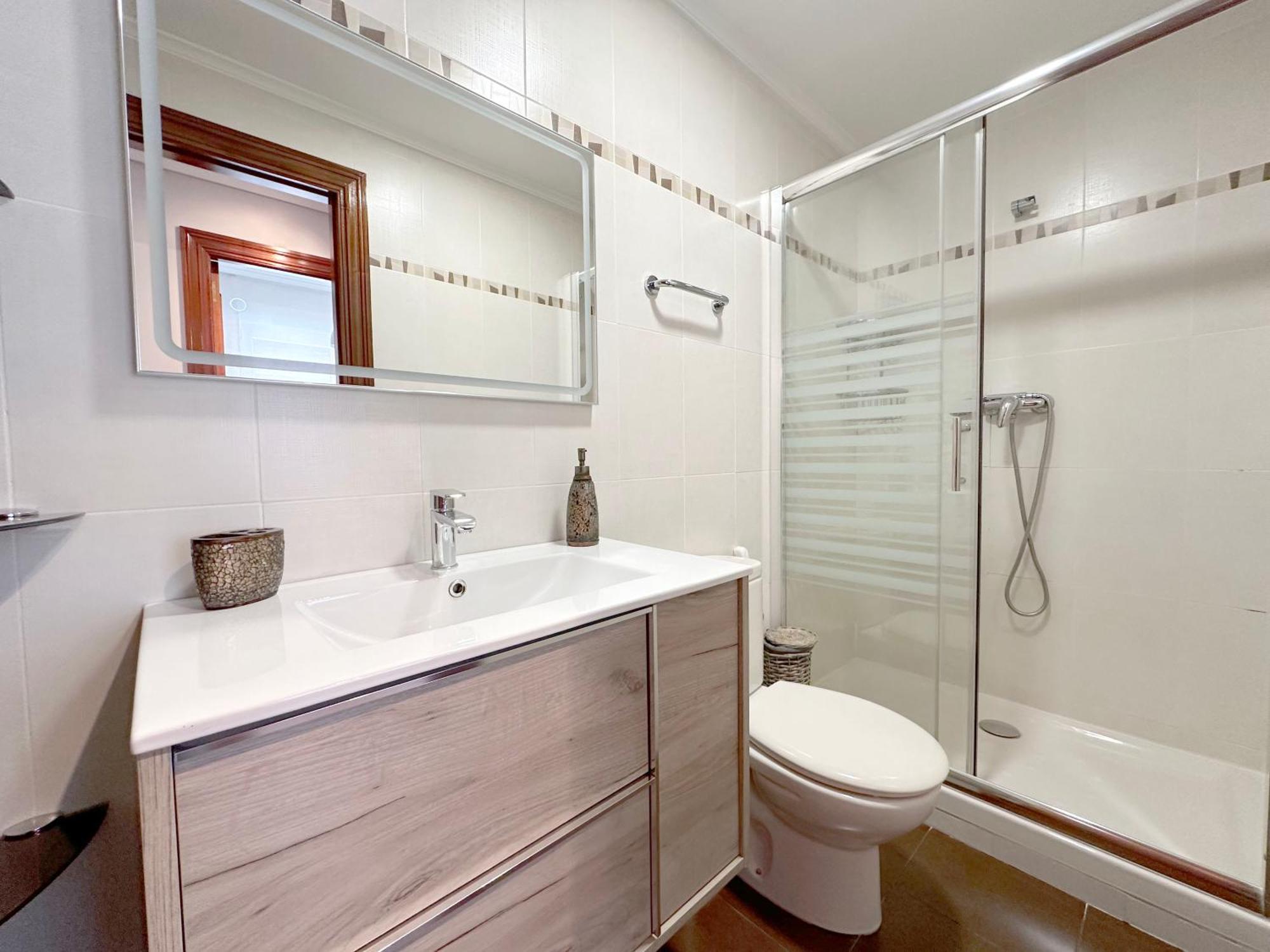 Apartamento Con Gran Terraza En El Centro Apartment *