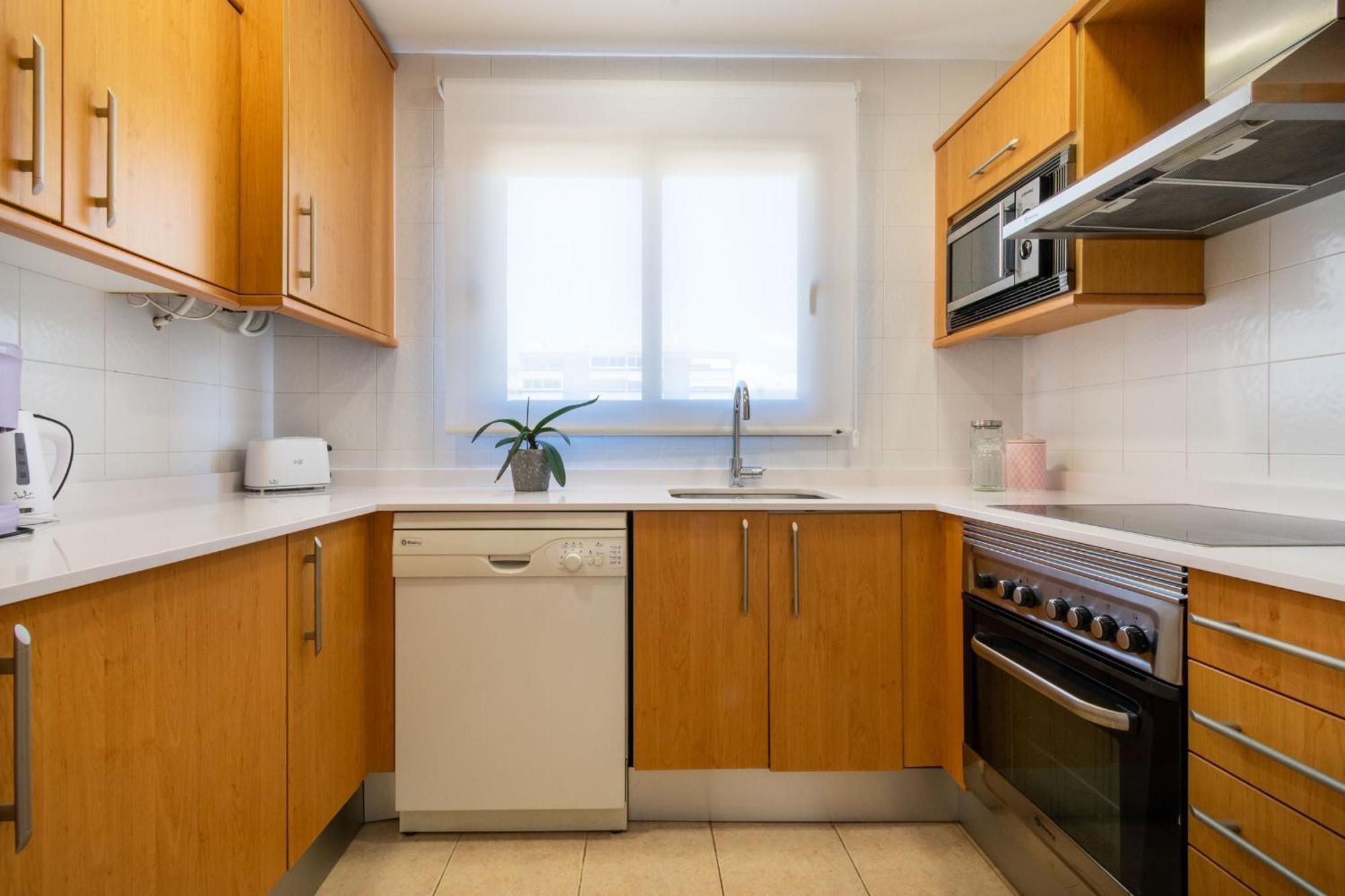 Albir Confort - Avenida 1 Dorm Apartamento *