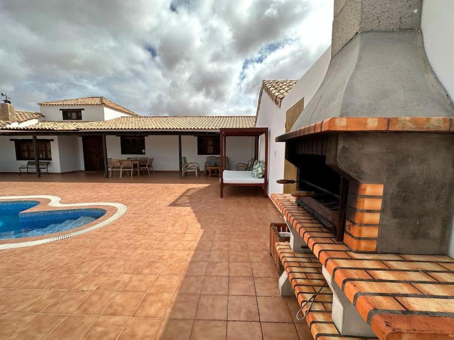 With Pool In The Centre Of Fuerteventura * Antigua (Fuerteventura)