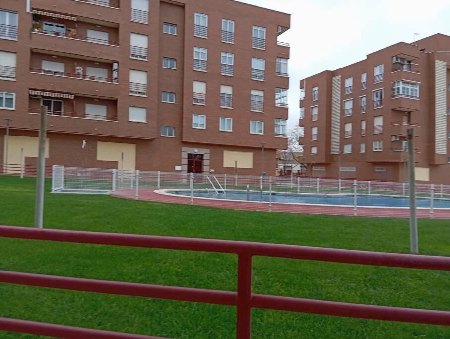 Buen Lugar Trabajo Y Familiar Apartamento