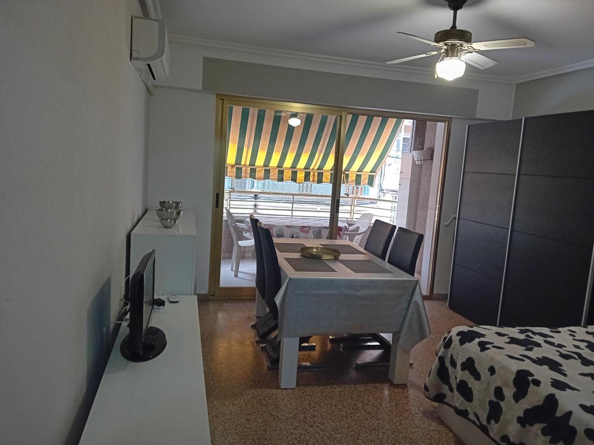 Playa Del Cura 50 Meters From The Apartamento Torrevieja
