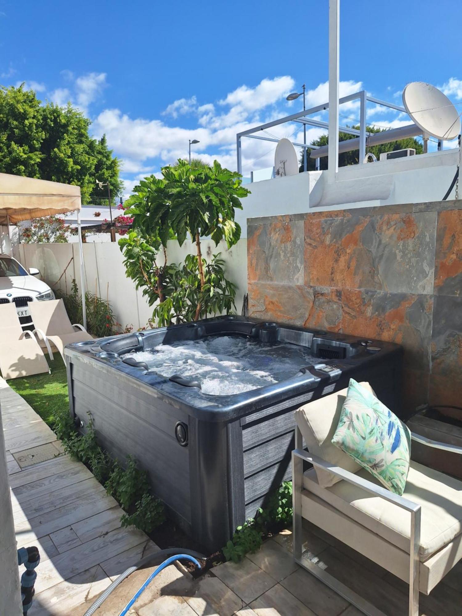 Bungalow 2-4 With Jacuzzi * Playa del Ingles (Gran Canaria)