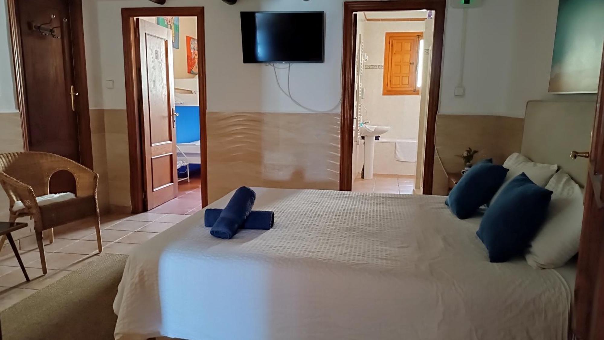 Sunny Vista Bed & Breakfast Pinoso