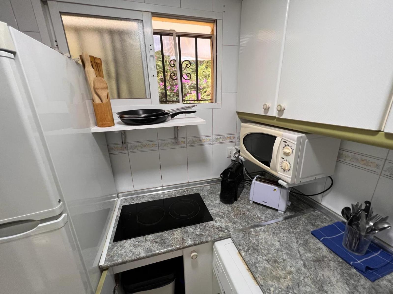 Estudio En La Carihuela Apartamento *