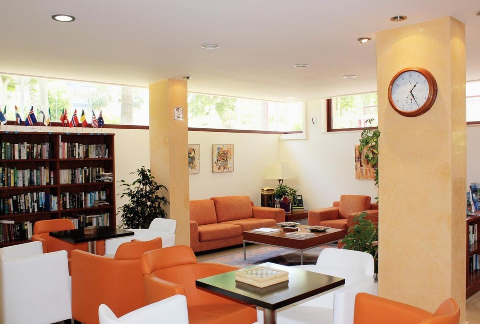 Apartamento Albir Confort - Avenida 2 Dorm.
