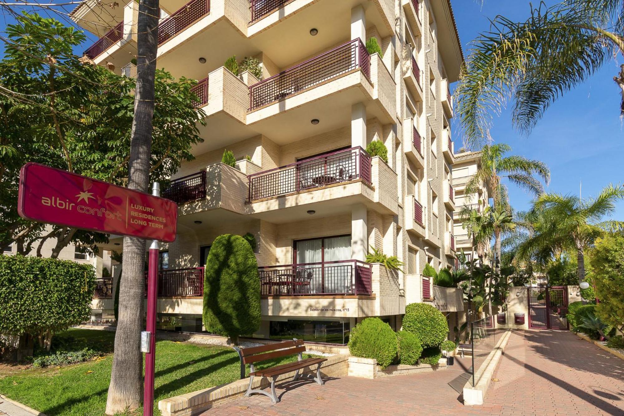 Apartamento Albir Confort - Avenida 2 Dorm. *