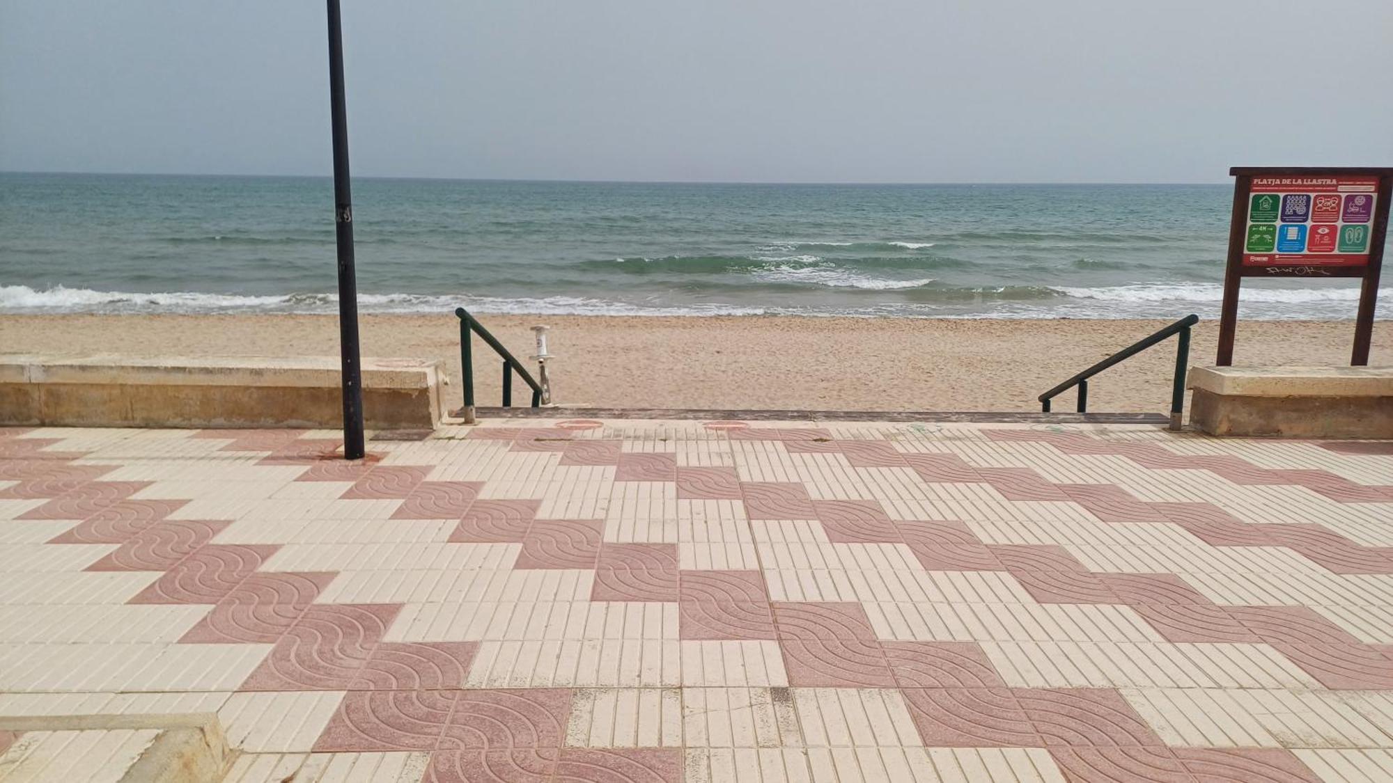 Adosado/casa Con Terraza Y Buhardilla. Playa El Сasa de vacaciones *