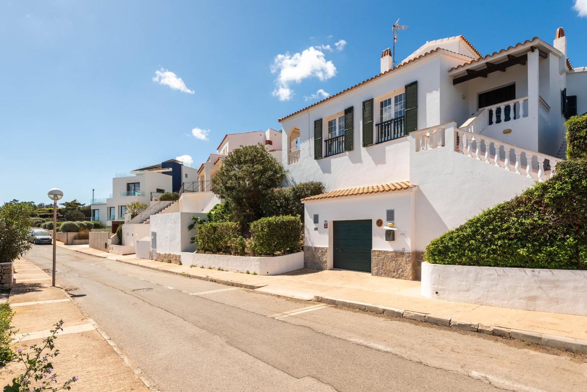 Cayetana Villa *