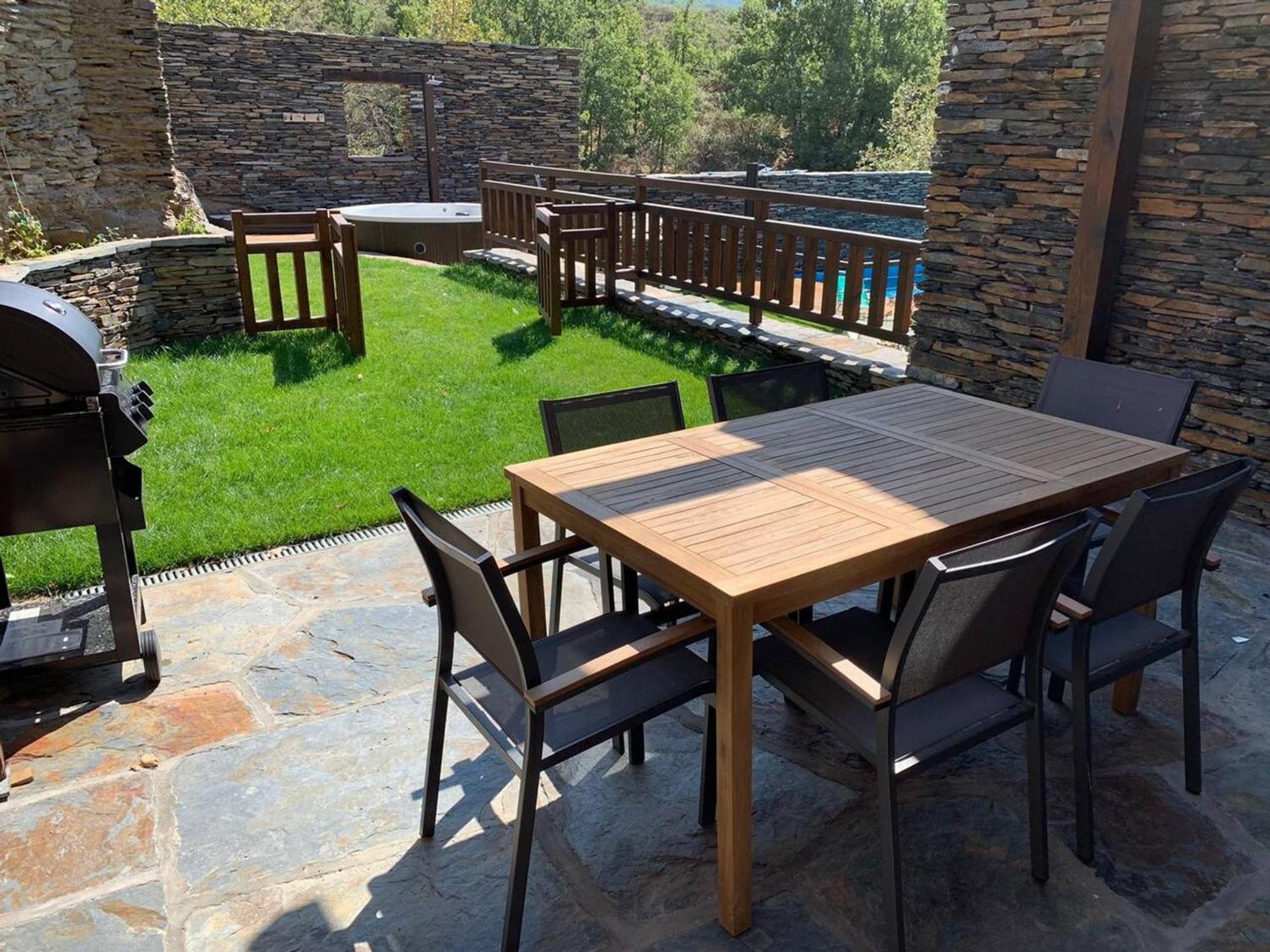 Apartamento Spacious In With Shared Pool *