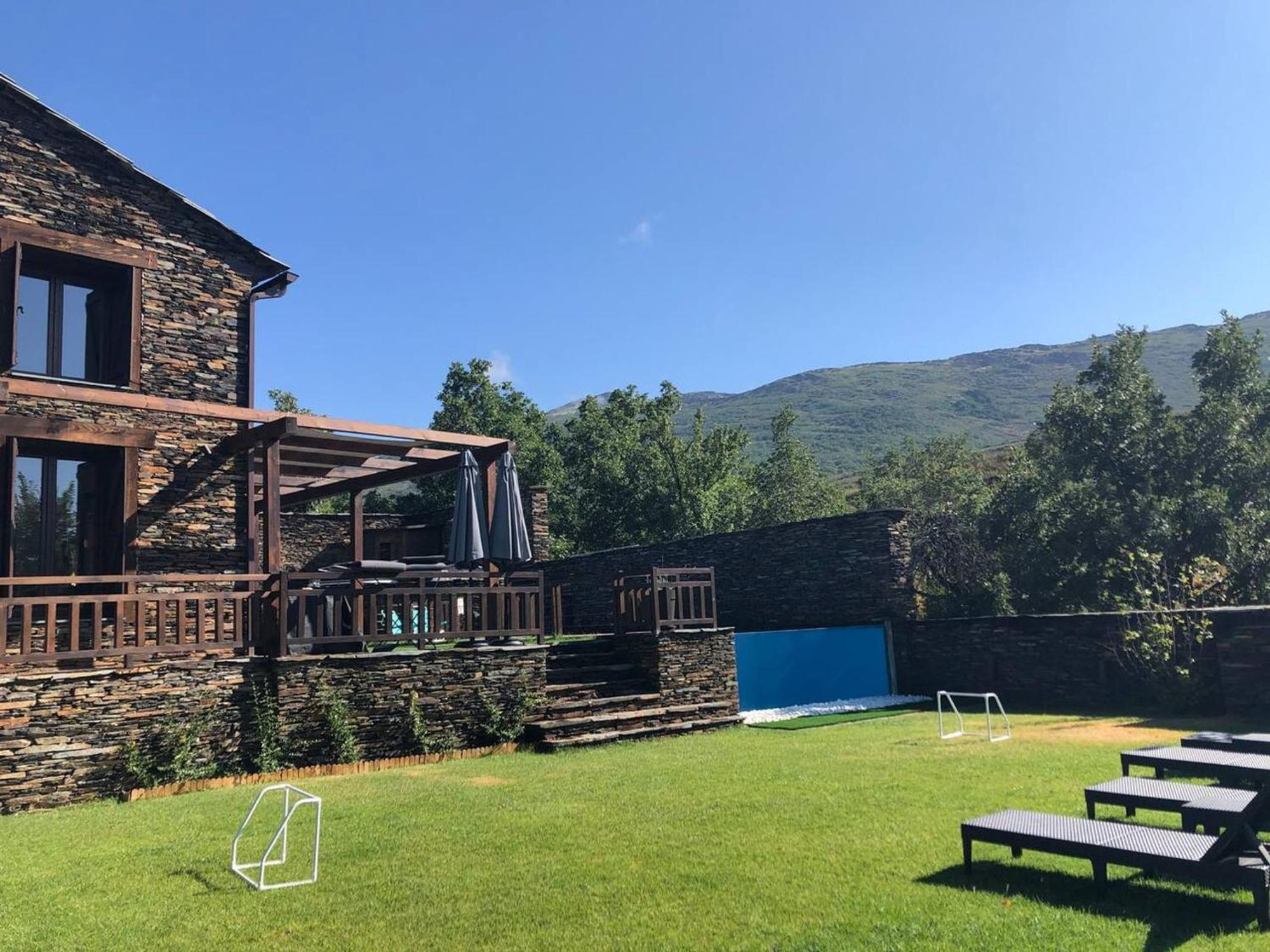 Apartamento Spacious In With Shared Pool Majaelrayo