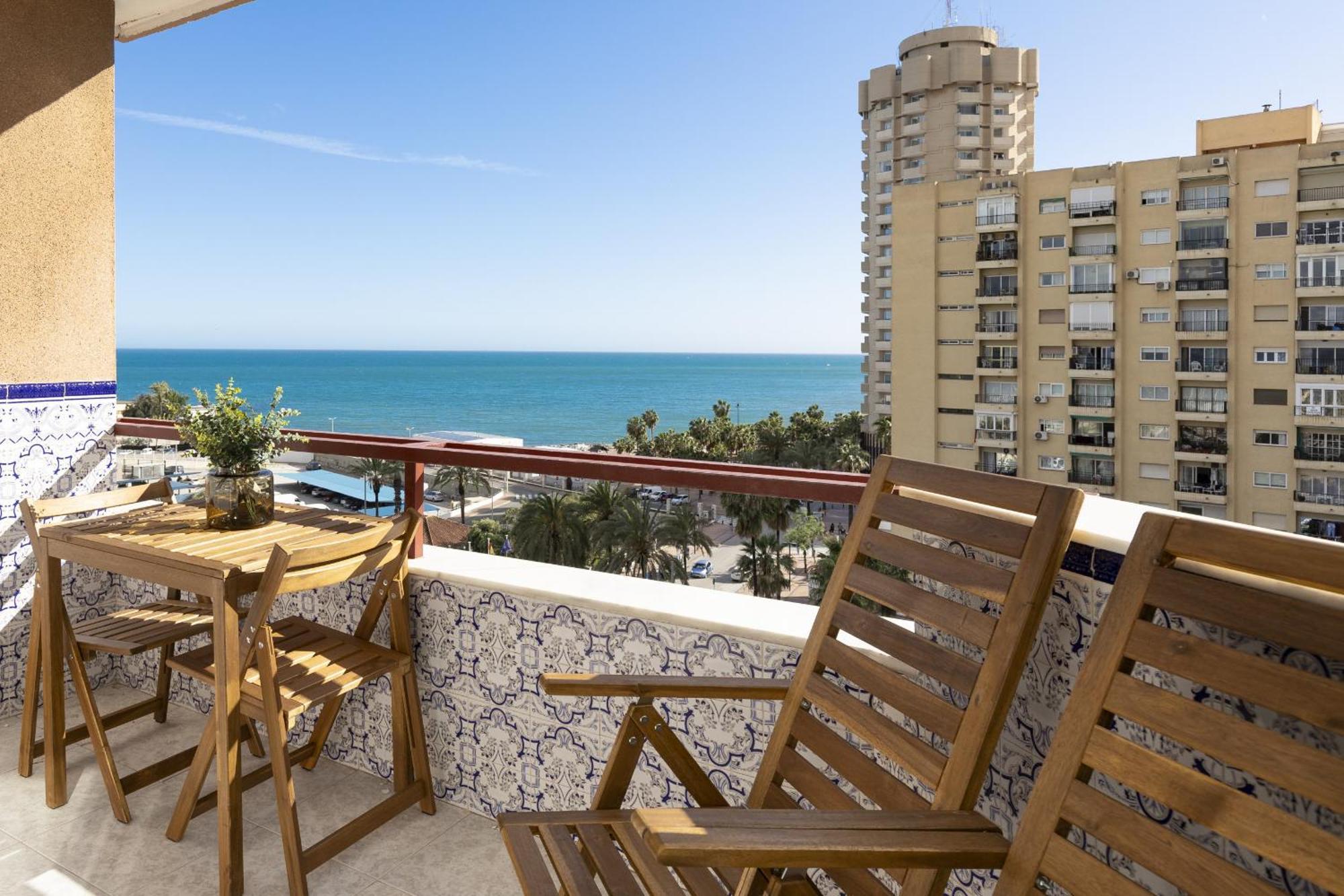 Beachfront With Terrace And Seaviews Apartamento *