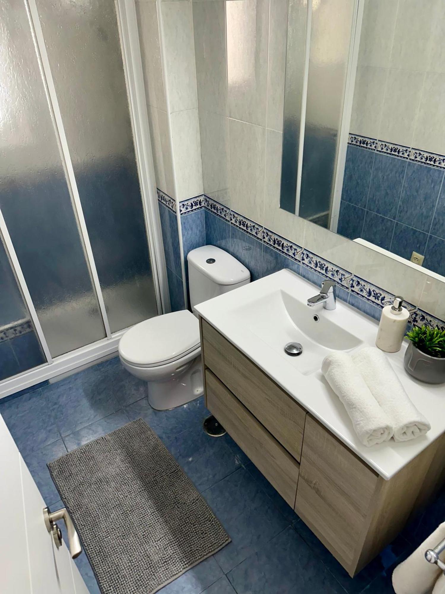 Apartamento Cozy Flat 5 Mins From The Gijón