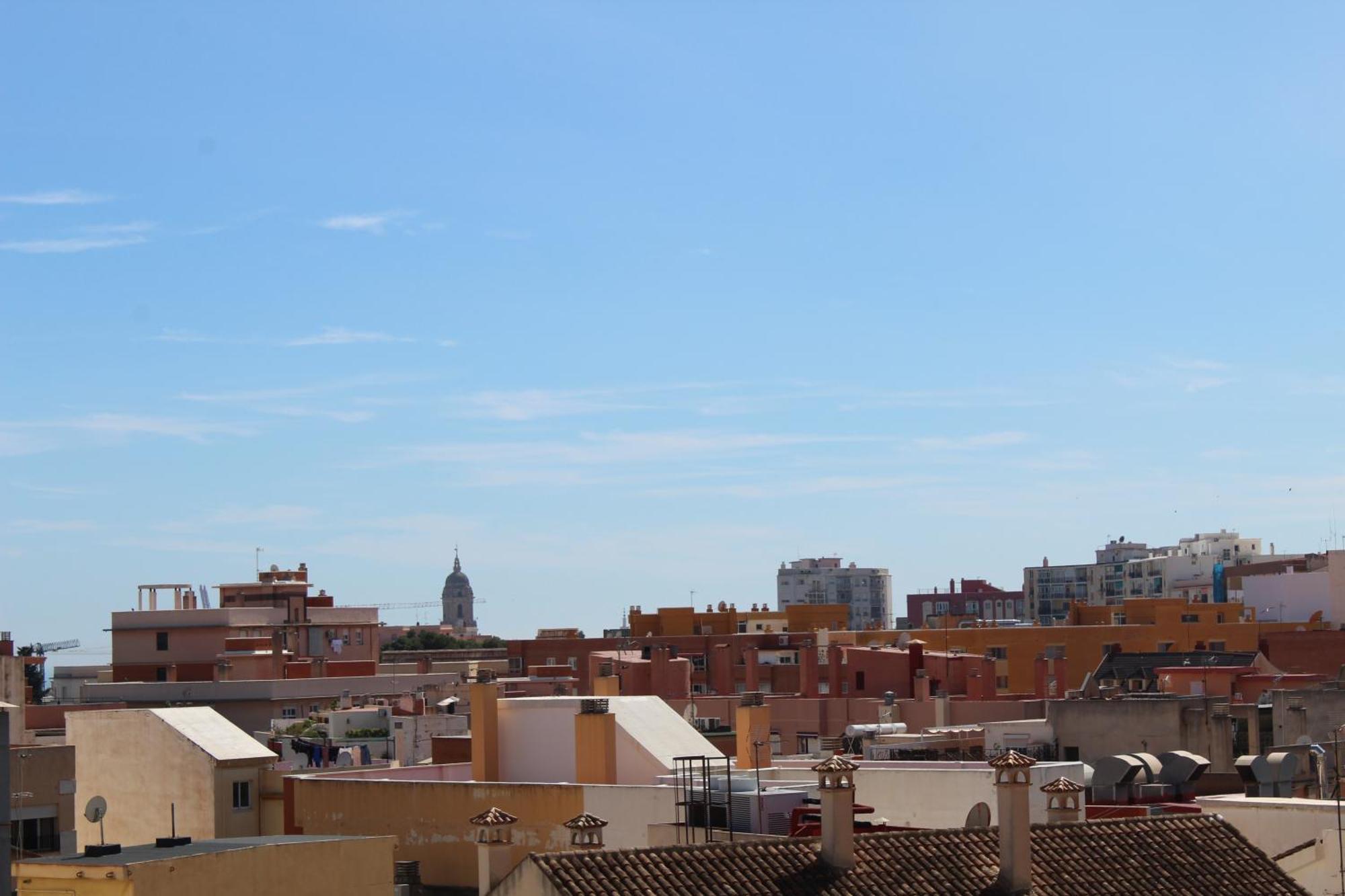Rare Find! Skyline View-modern 6 Bed 2 Bath Flat In The Heart Of Homestay Malaga