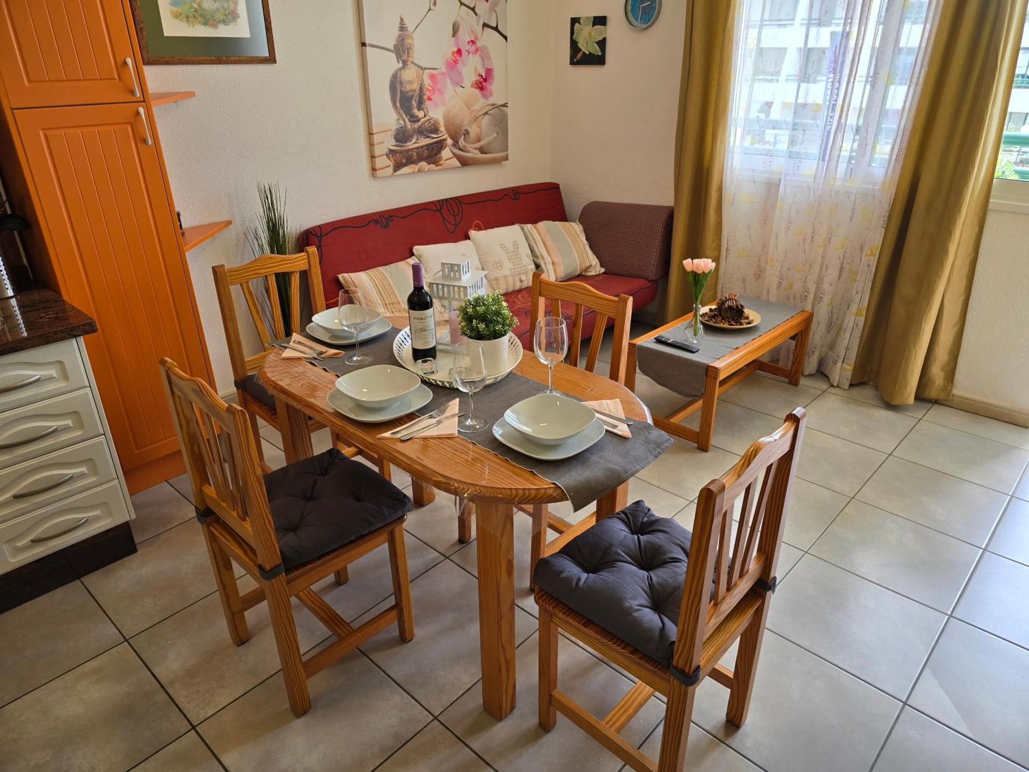 Casa Palmera 4 Only 150 Meters To Beach, Heated Pool, Wifi, Sat-tv, Terrace, Central Location, Washing Machine