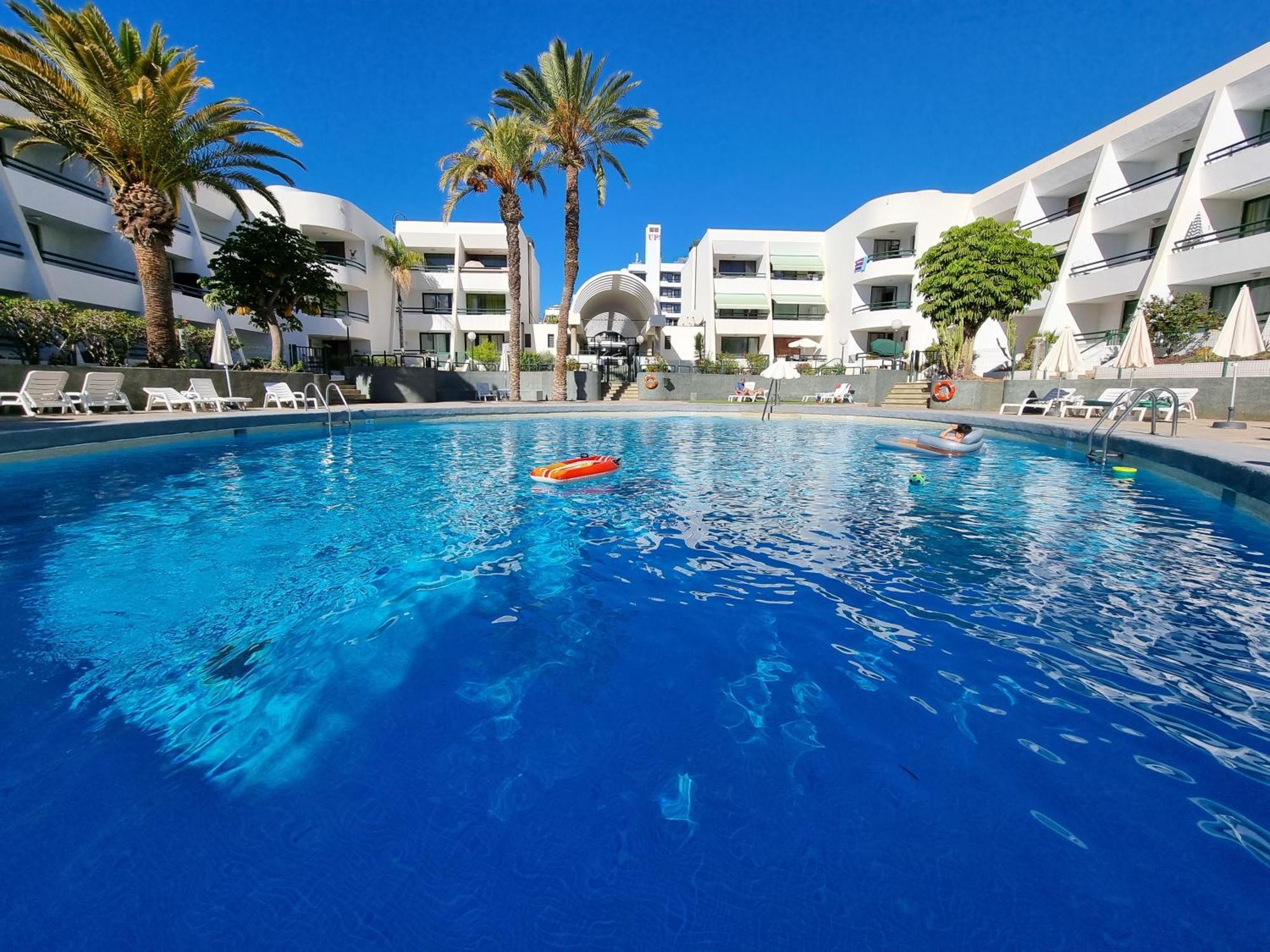 Casa Palmera 4 Only 150 Meters To Beach, Heated Pool, Wifi, Sat-tv, Terrace, Central Location, Washing Machine Apartment