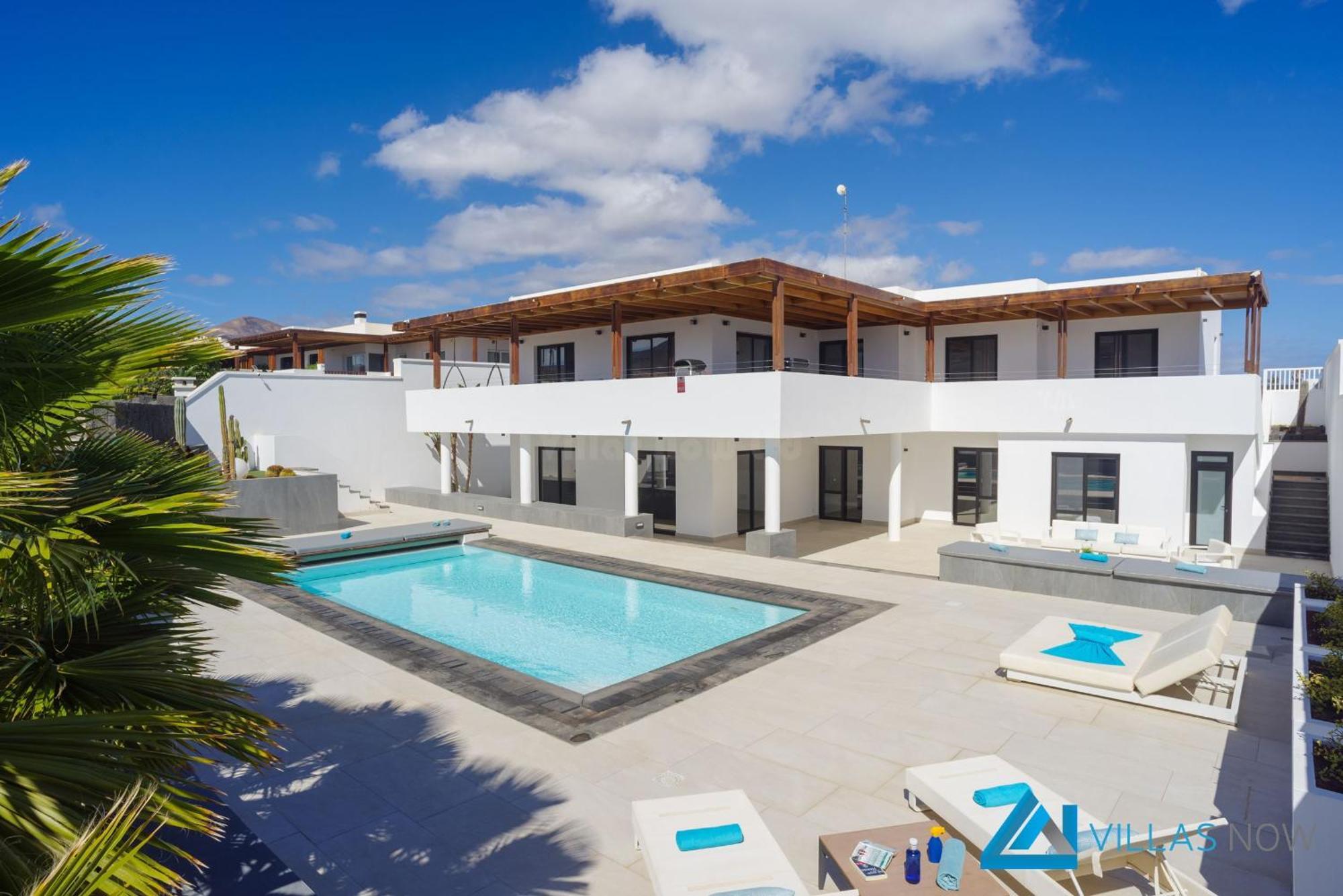 232 - Vista Del Mar By Now Ltd * Puerto Calero