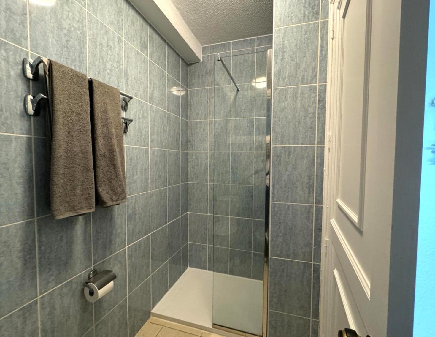 The House Of Nonni Ventura - Beachfront, Ocean View, Wi-fi, Aircon, Swimming Pool *