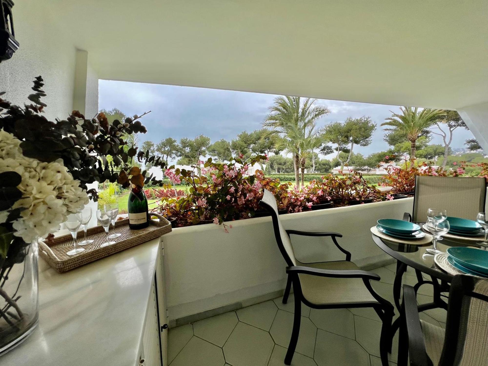 Miraflores Beach&tennis Amazing View By The Sea Apartamento *