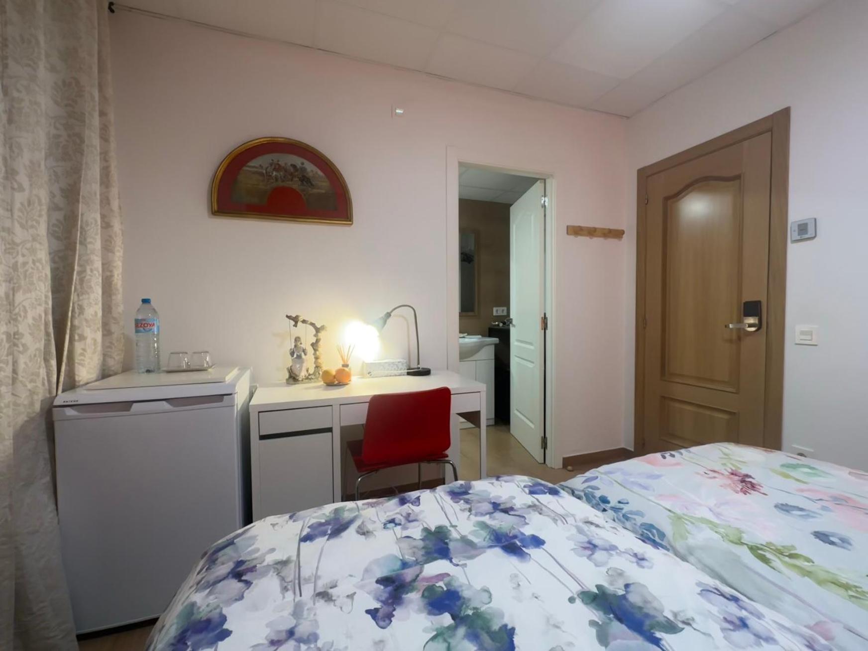 Mirador 2 Del Mercado - Con Bano Privado En El Centro De La Ciudad Vella Homestay