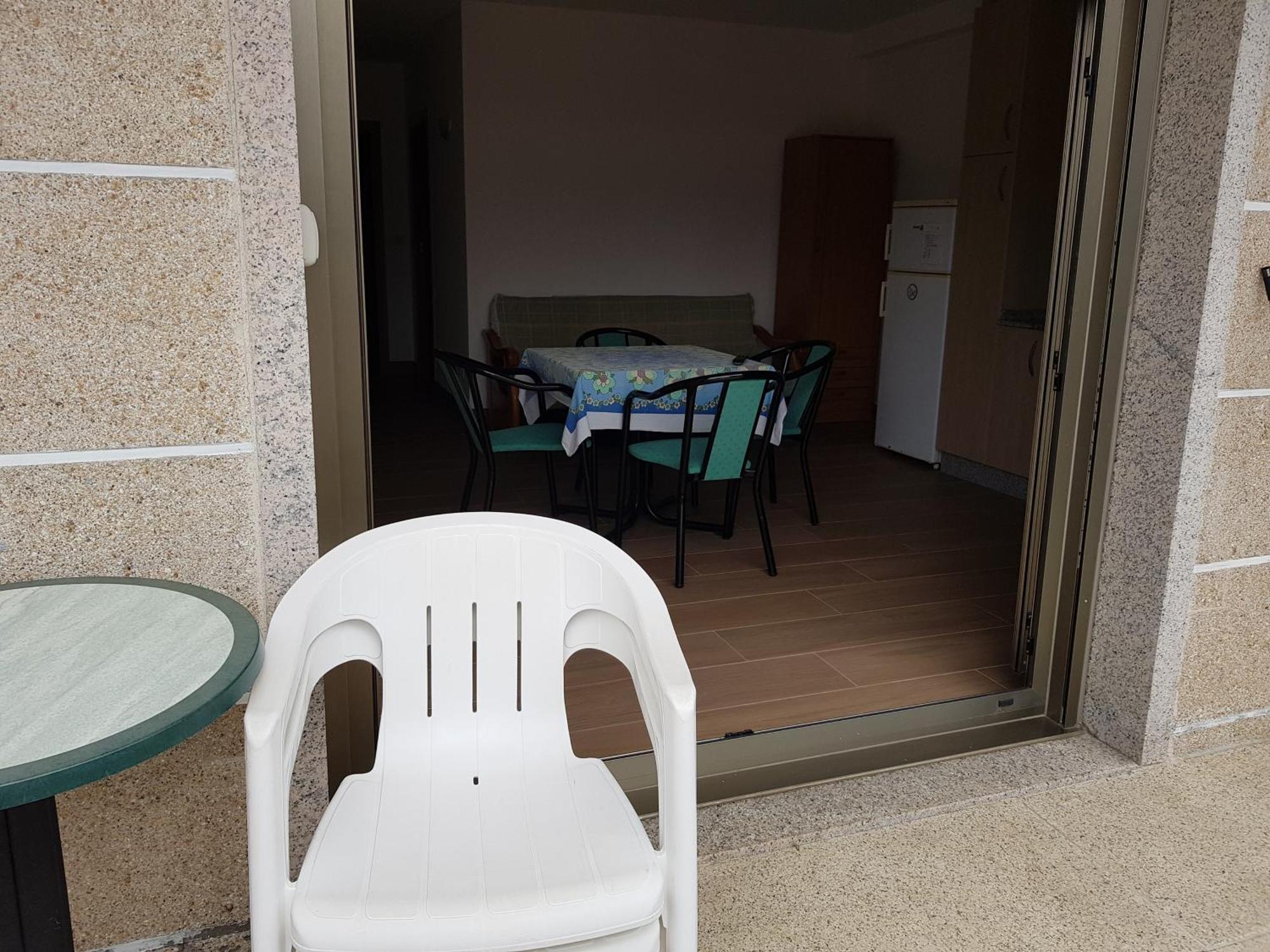 Canada 1 Apartment *
