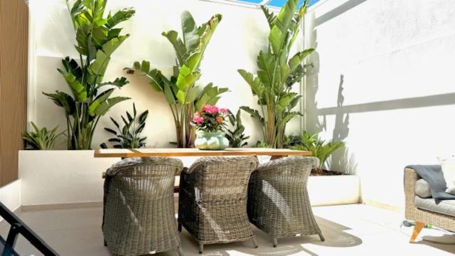 Center Beachfront With Private Patio Marbella