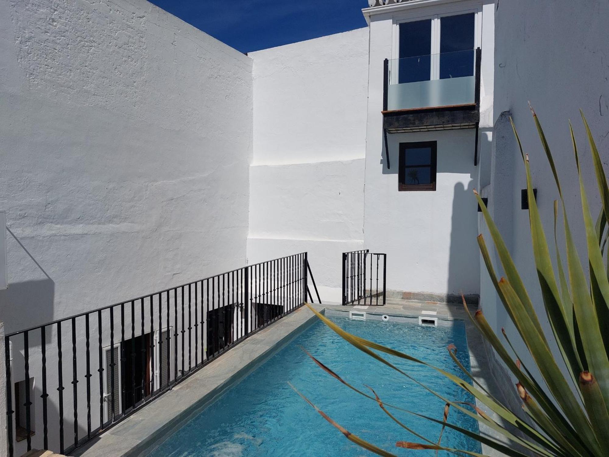 Sidonia, Luxury Historic Modern Townhouse, Swimming Pool, Terraces, Sea View. *