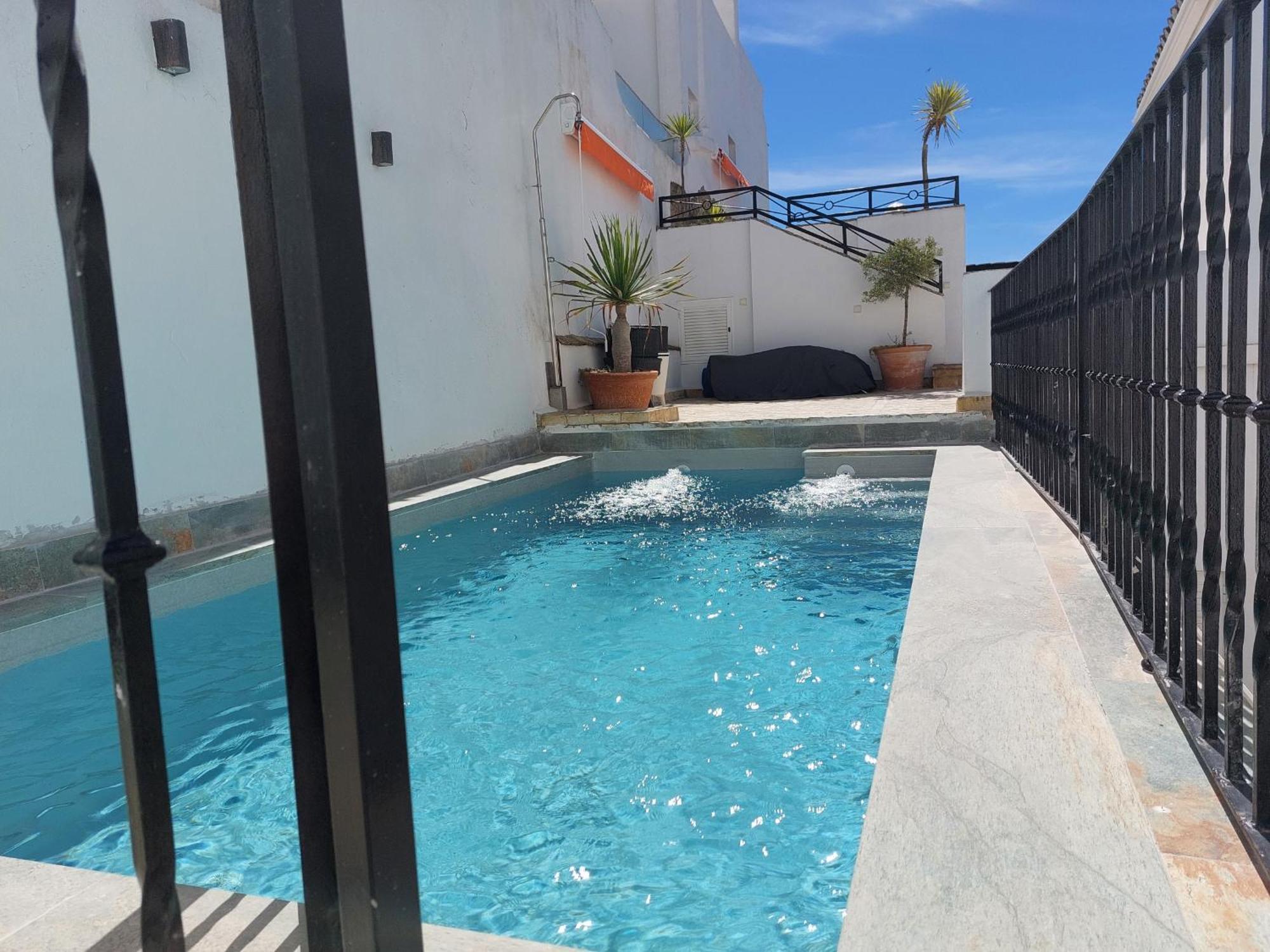 Sidonia, Luxury Historic Modern Townhouse, Swimming Pool, Terraces, Sea View. Apartamento *