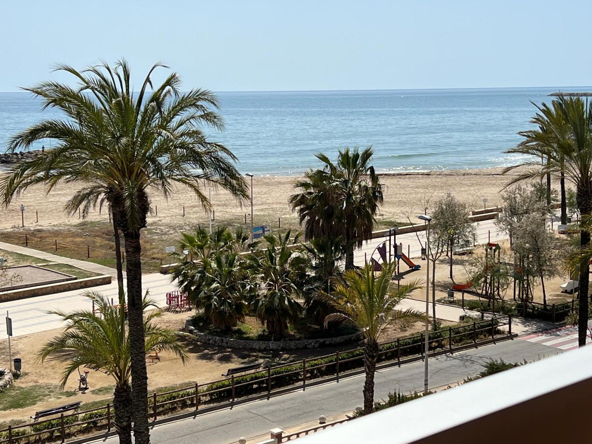 Primera Linea De Playa Con Preciosas Vistas Al Mar Apartment Cunit