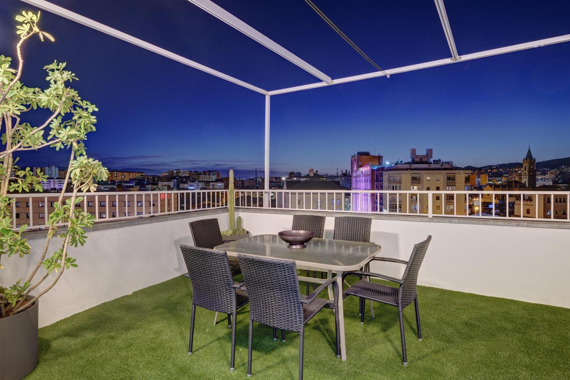 Penthouse Tribuna Center By Seric *