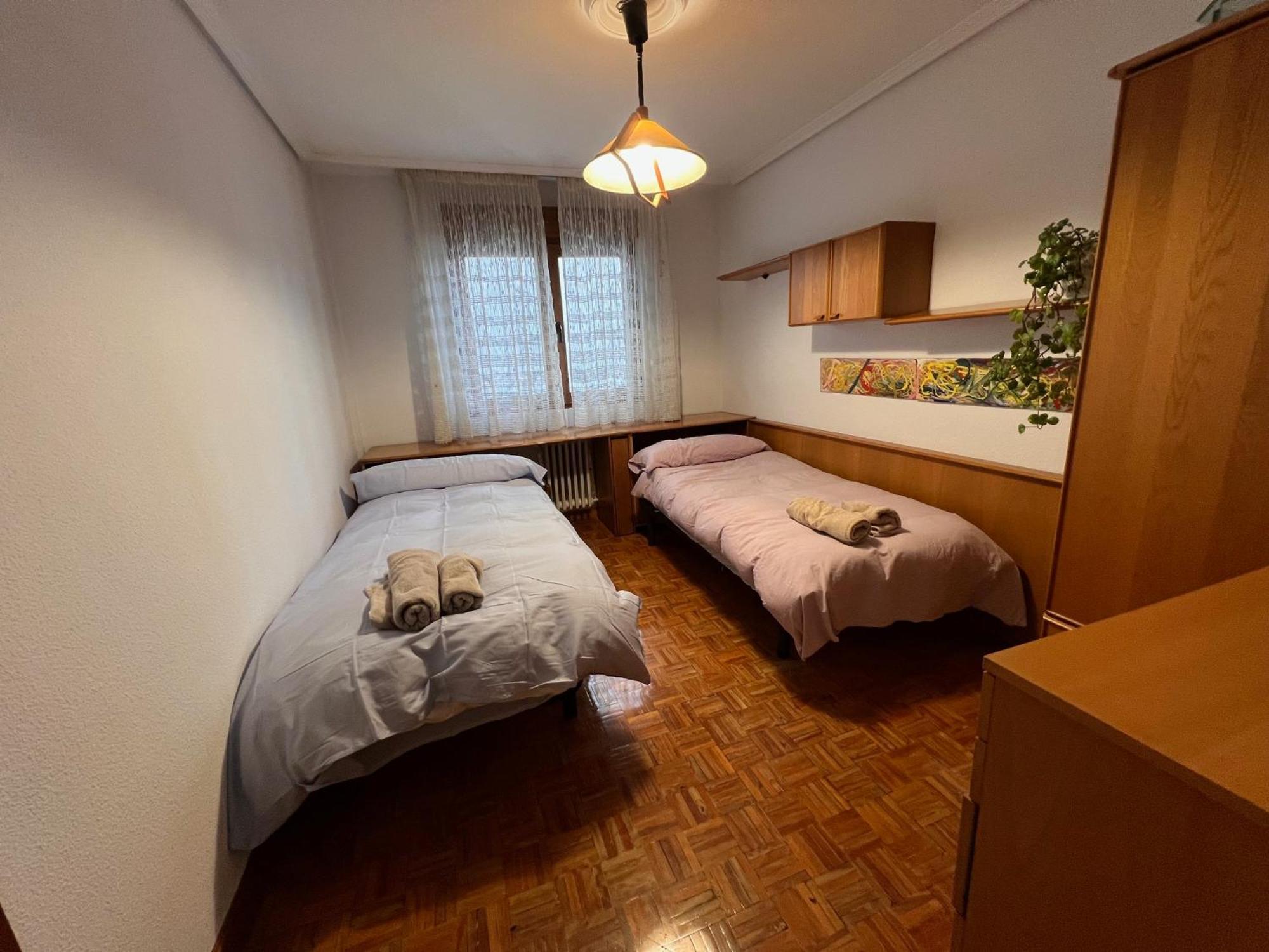 Luminoso Piso Grande Con Garaje En El Centro. Apartamento