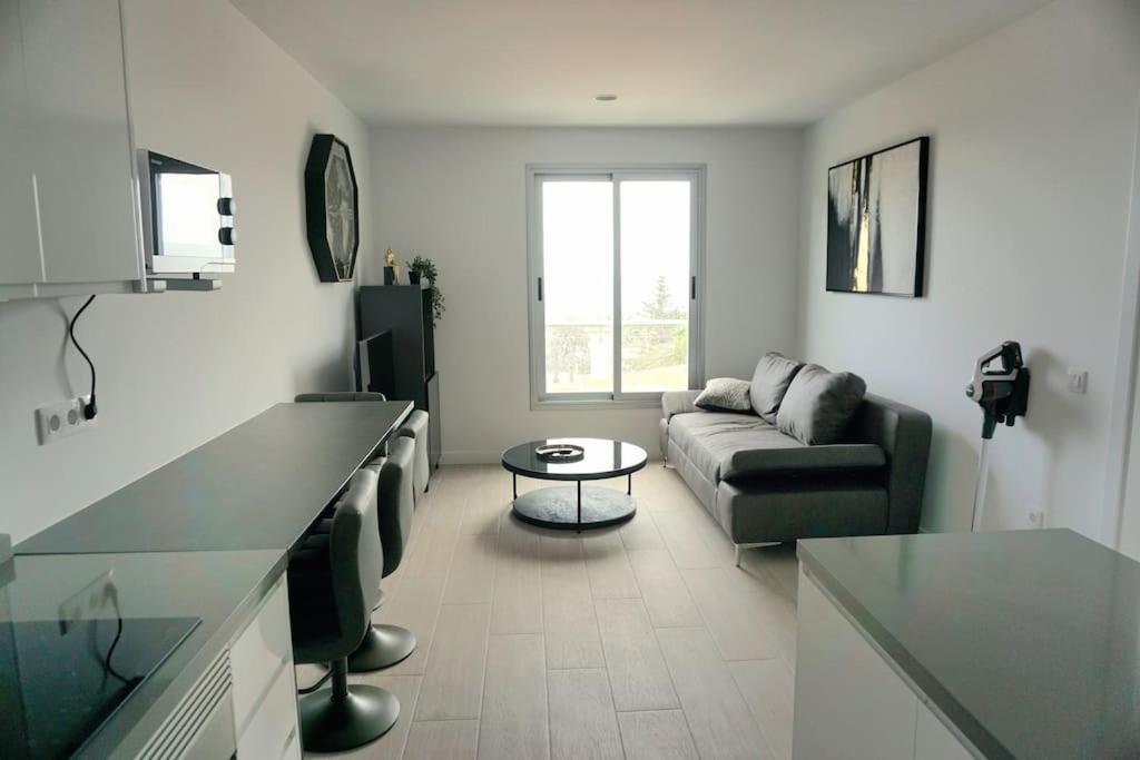 Apartment Edif La Luz No 4 With Big Private Terrace Los Silos