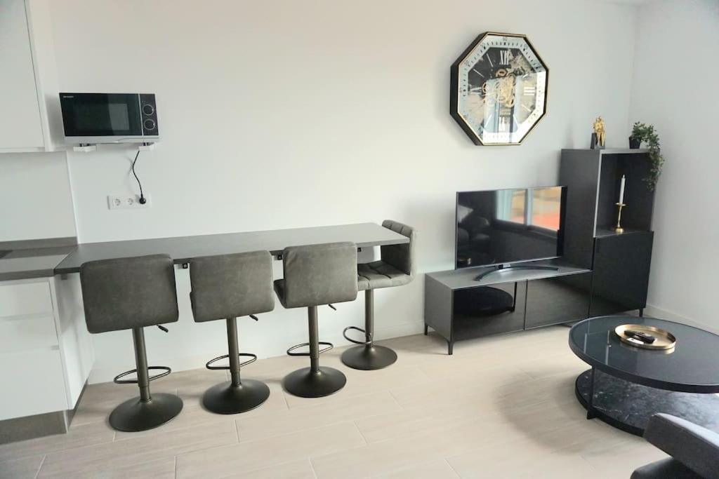 Apartment Edif La Luz No 4 With Big Private Terrace Los Silos