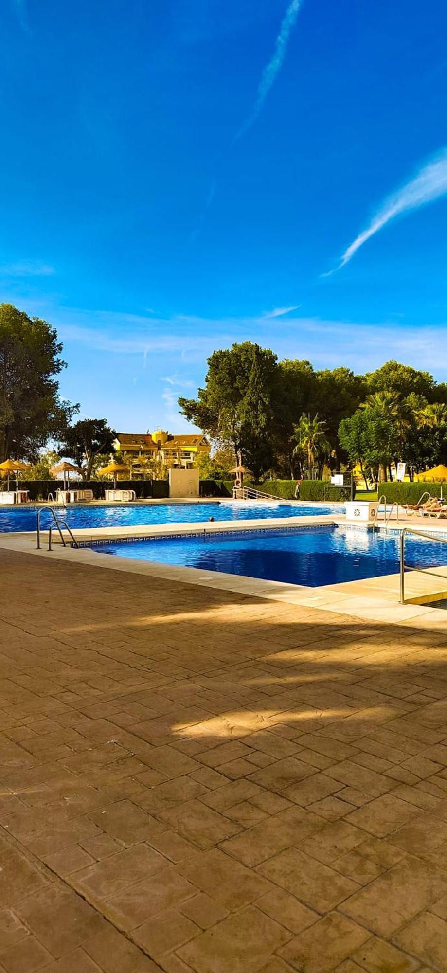 Kaizen. Terraza, Piscinas, Playa A 5 Minutos. Apartamento Benalmádena