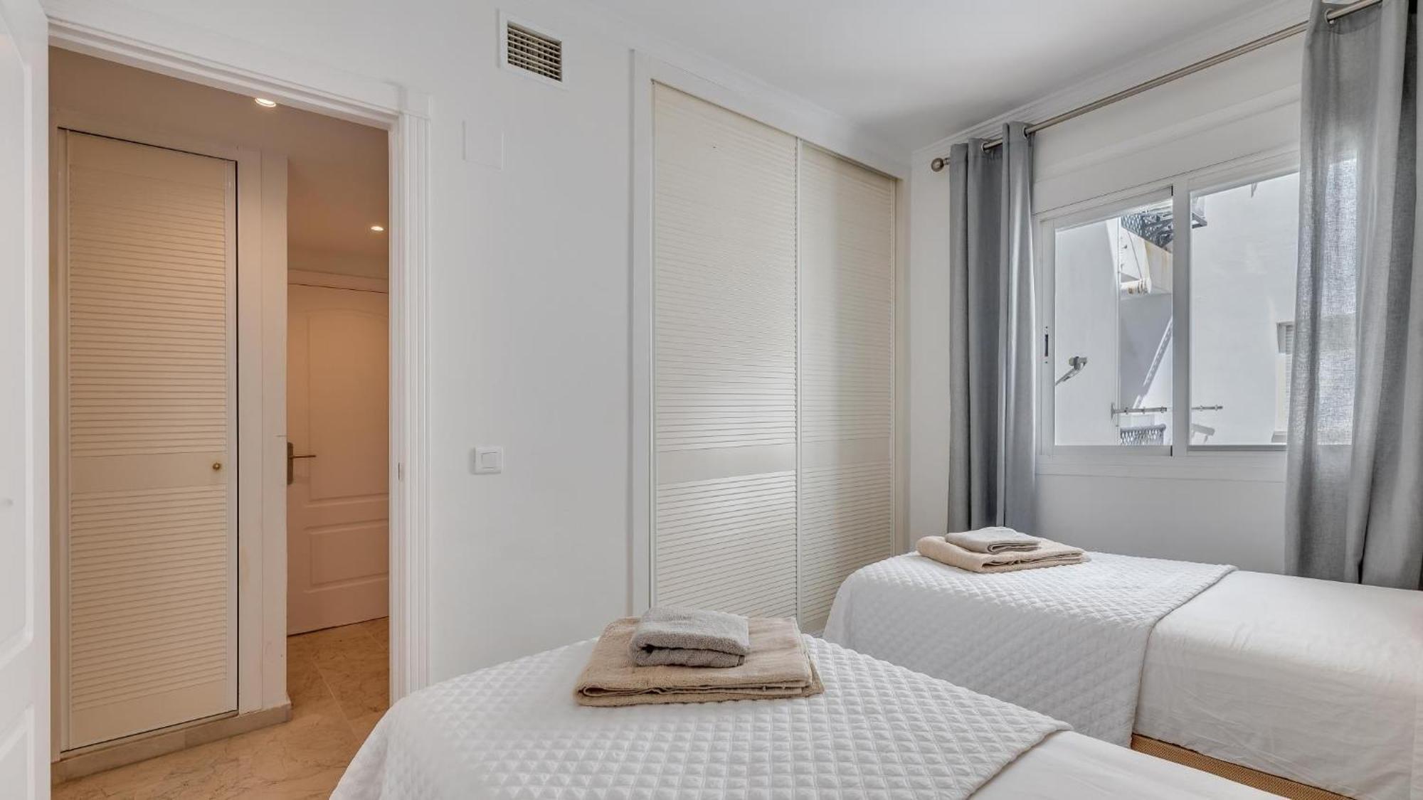 Mediterranean Getaway Seaviews At Puerto Banus