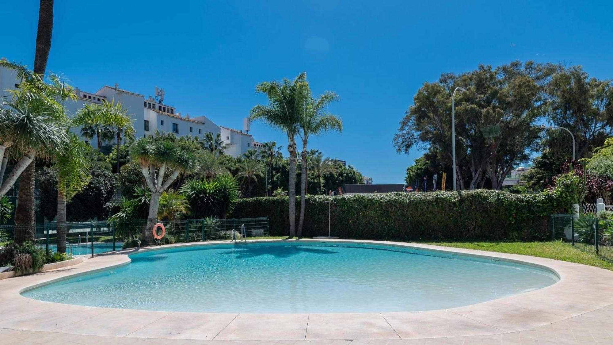 Apartamento Mediterranean Getaway Seaviews At Puerto Banus