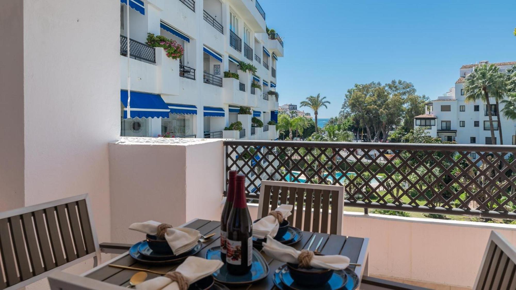 Mediterranean Getaway Seaviews At Puerto Banus *