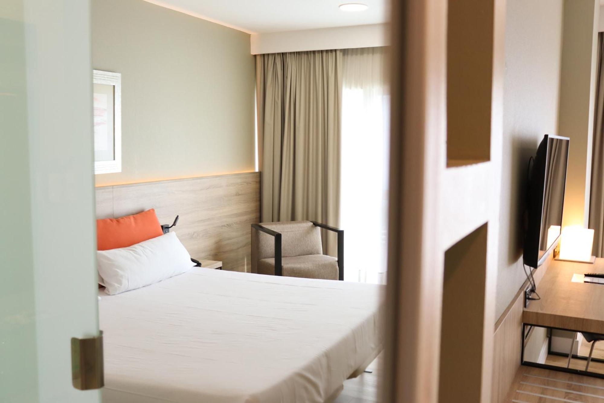 Hotel Eurohotel Barcelona Granvia Fira 4*