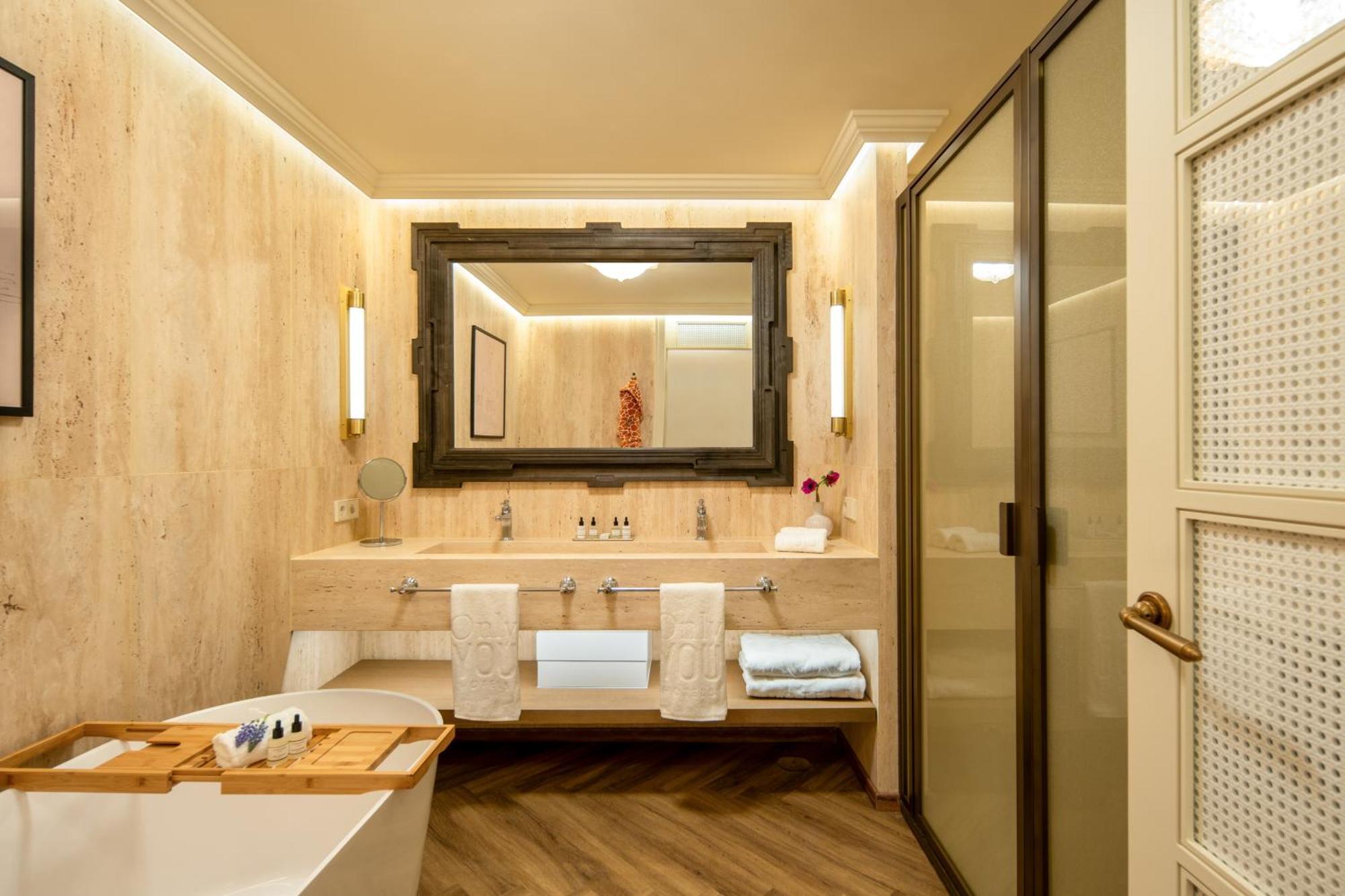 Only 5* Sevilla