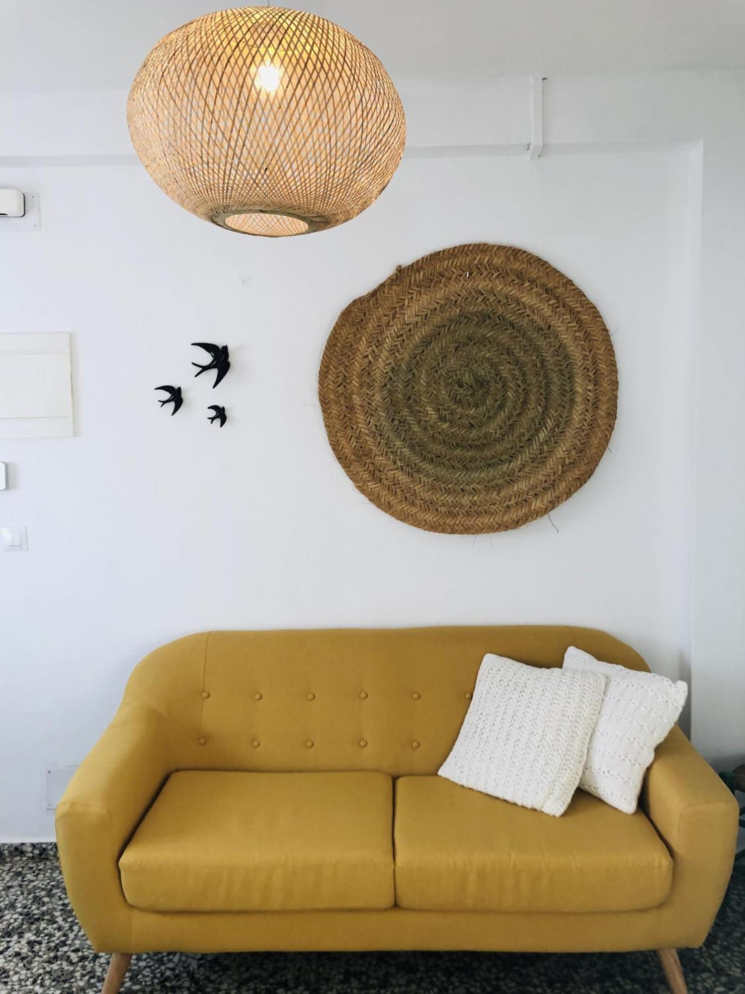 Traditional 2 Double Bed In Quiet Square Apartamento