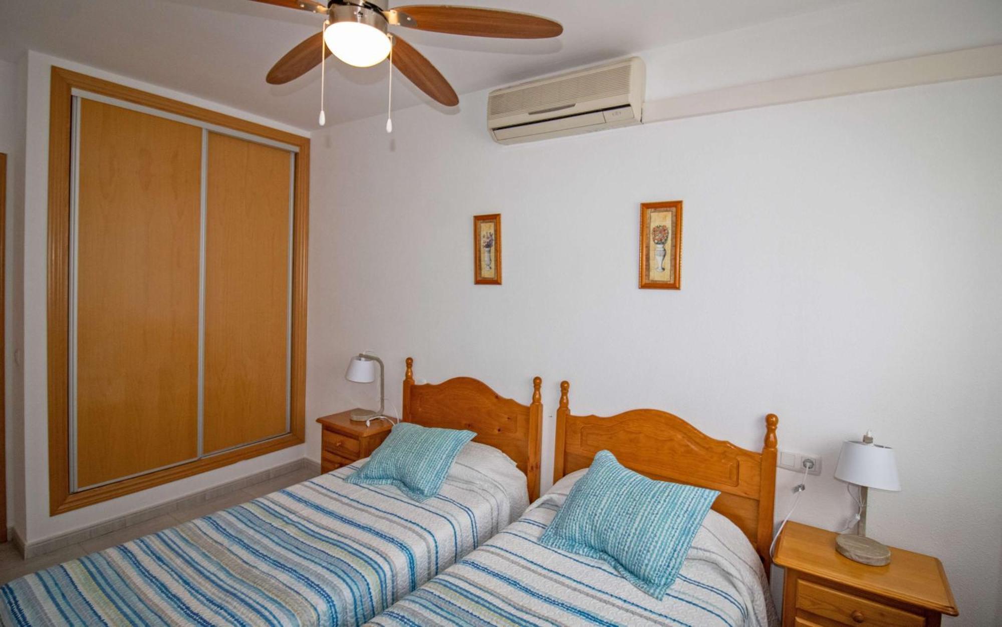 Apartment Bajo Con Terraza, Parking Y Piscina En El Centro Porta Mediterranea