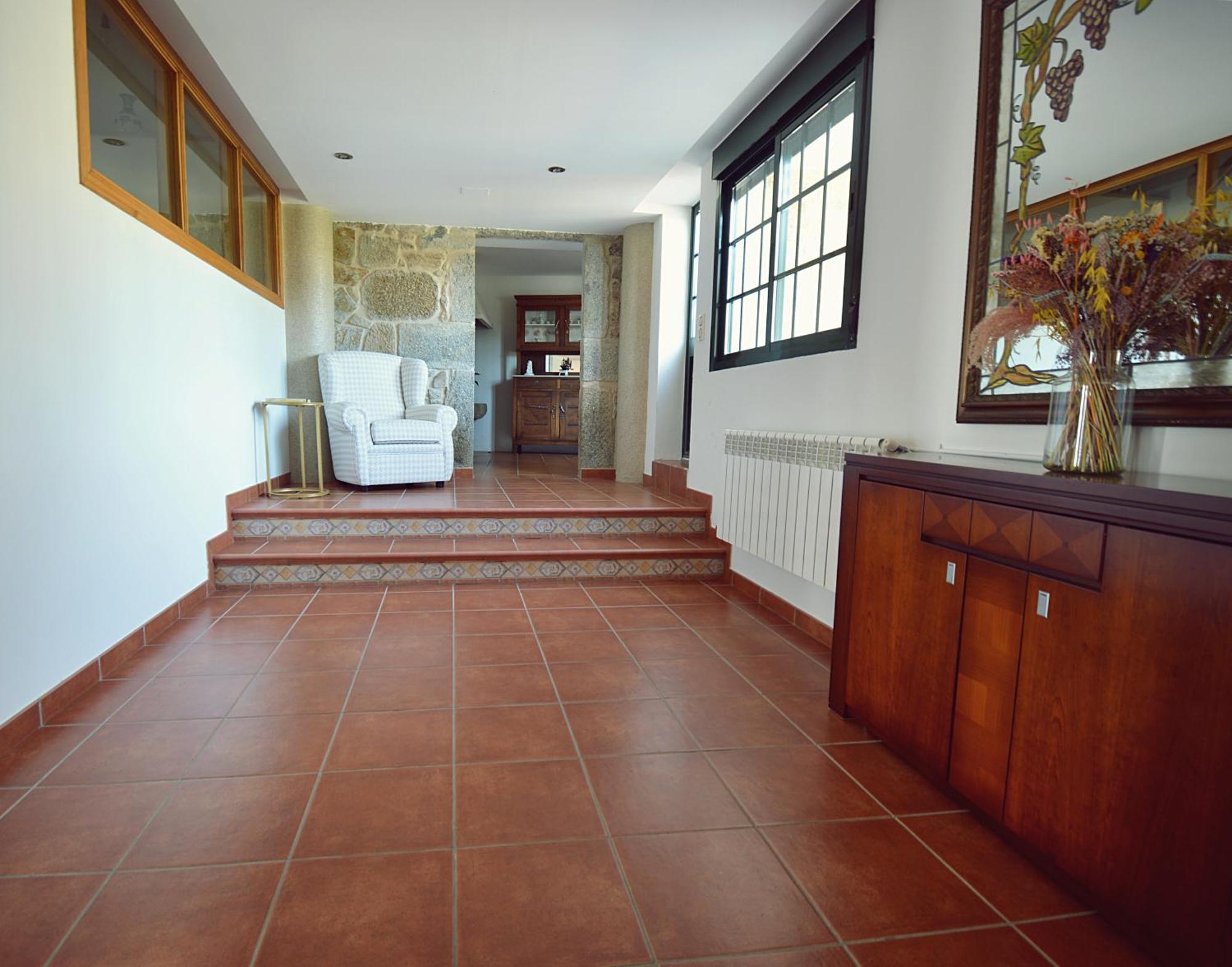 Casa Con Enorme Jardín En Cambados